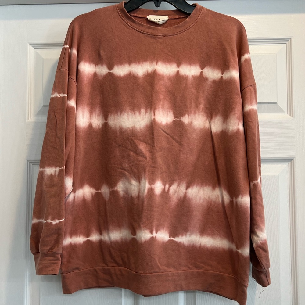 DRESS UP SWEATSHIRT